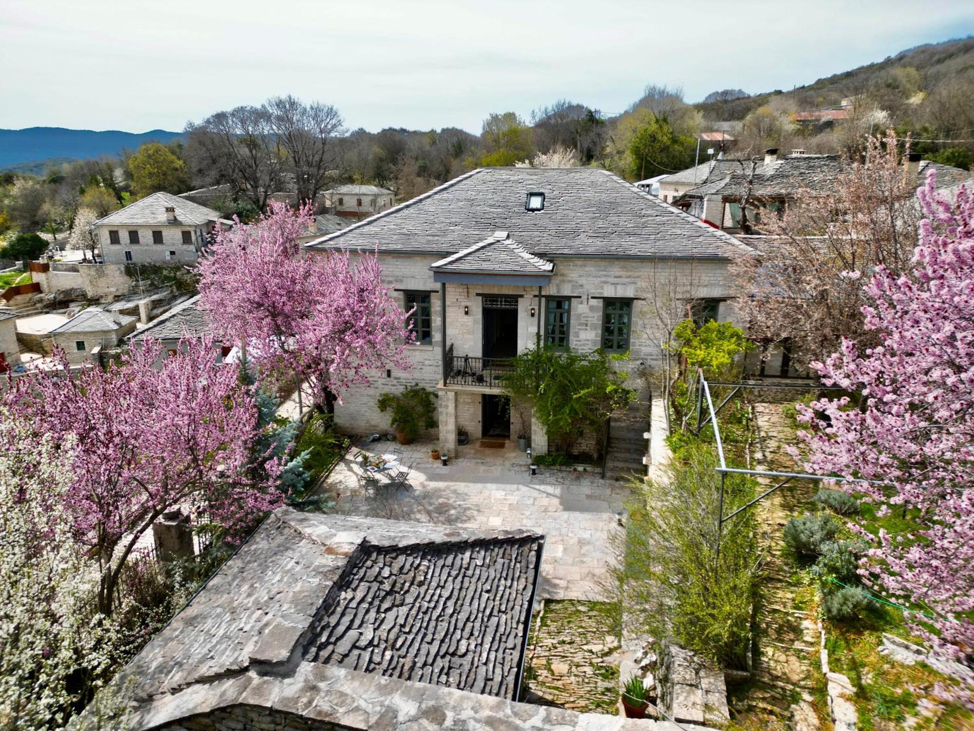 Katikia Zagori Hotel Vitsa Bagian luar foto